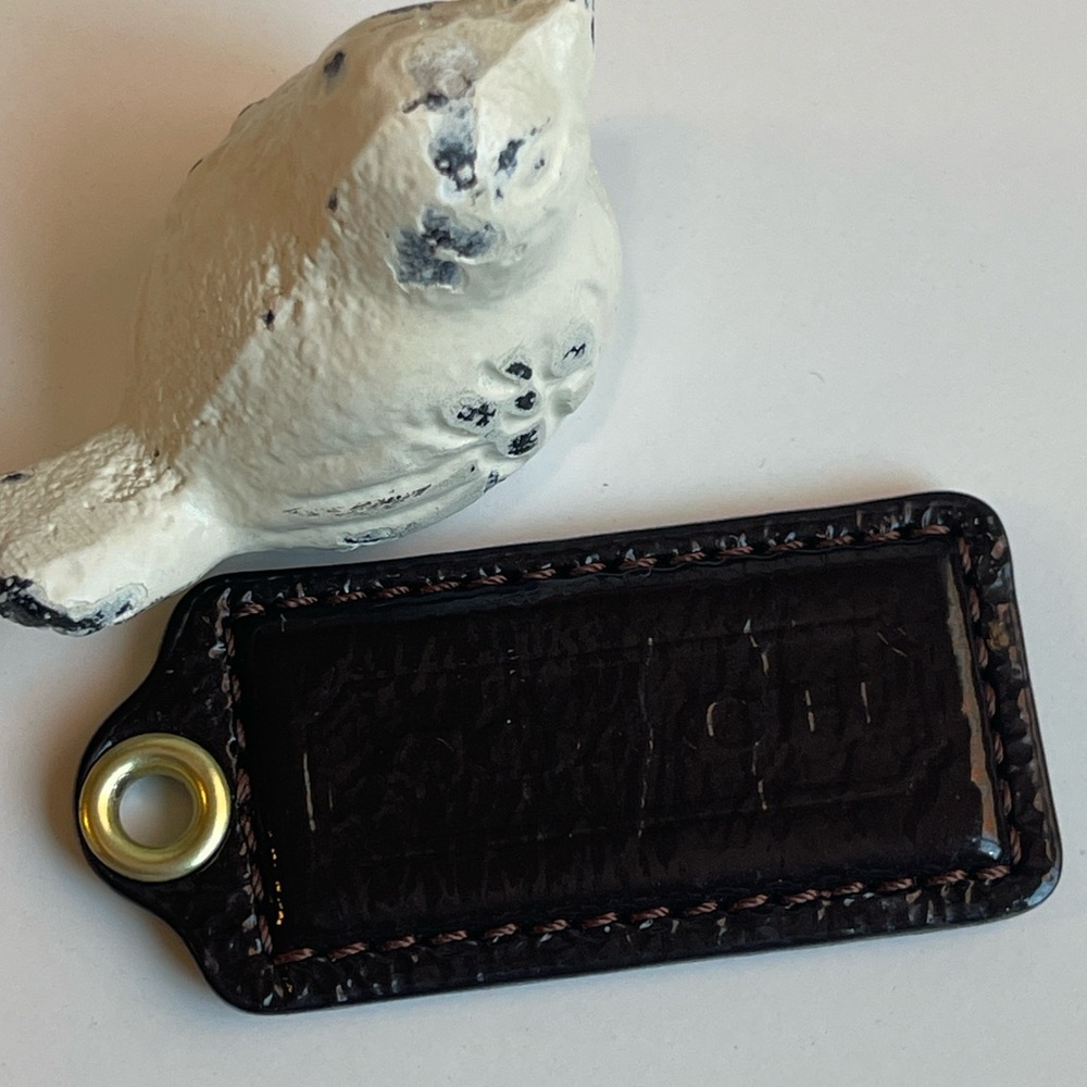 2.25” COACH Leather Fob Bag Charm Keychain
Hang Tag